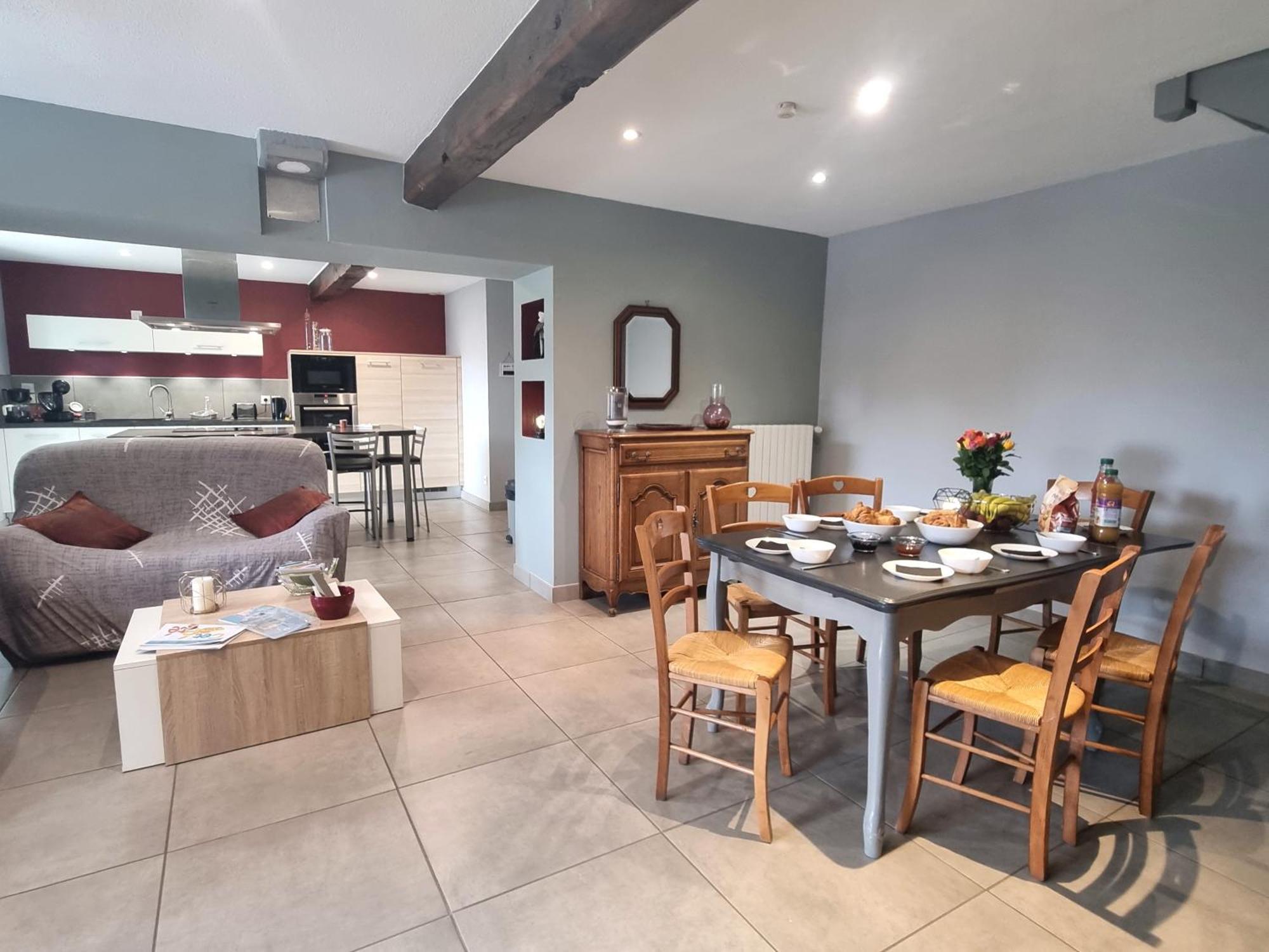 Holiday home Dans Un Village De Caractere Saint-Galmier